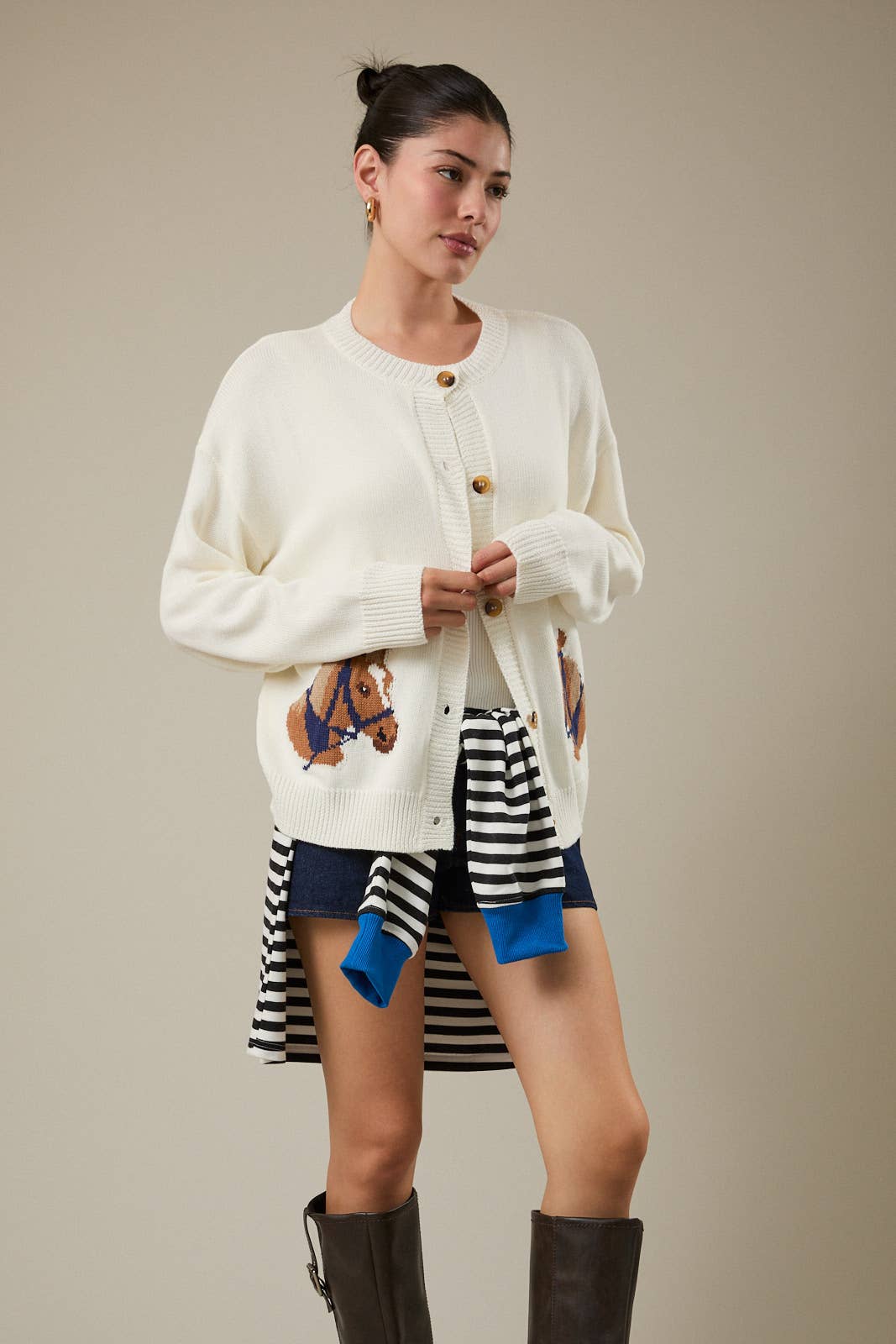 "HORSE" GRAPHIC LONG SLEEVE ROUND NECK CARDIGAN