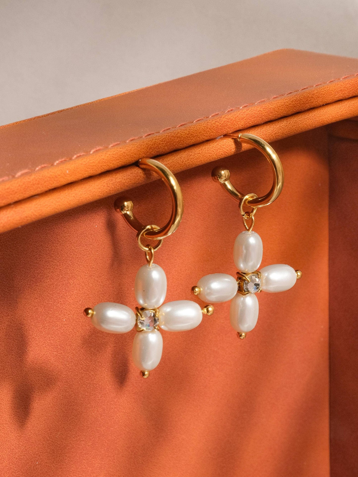 Chaleur 18K Gold Non-Tarnish Pearl Cross C Hoop Earring