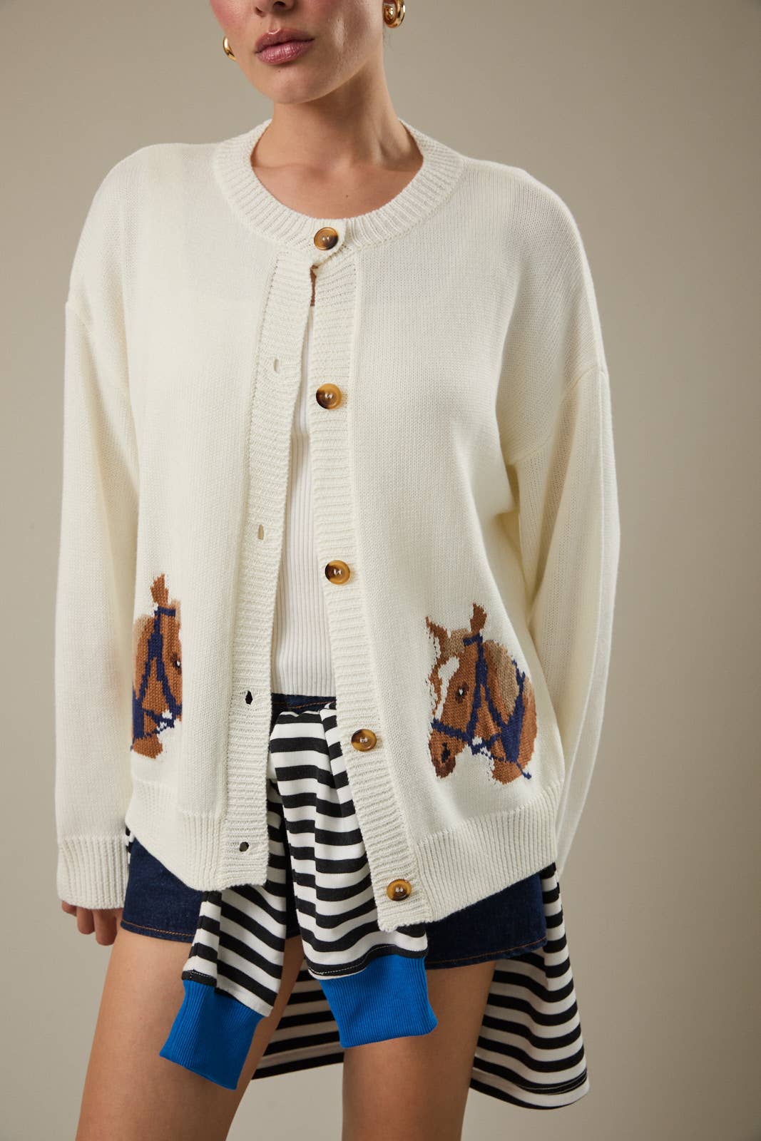 "HORSE" GRAPHIC LONG SLEEVE ROUND NECK CARDIGAN